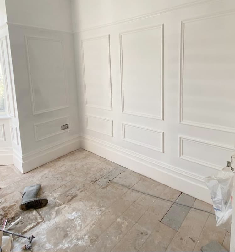 Wood panelling media wall
